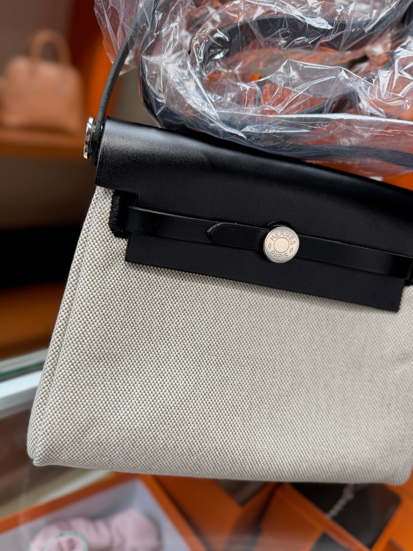 Hermes Mini Herbag Noir GHW 黑色銀扣 白併杏仁綠帆布￼