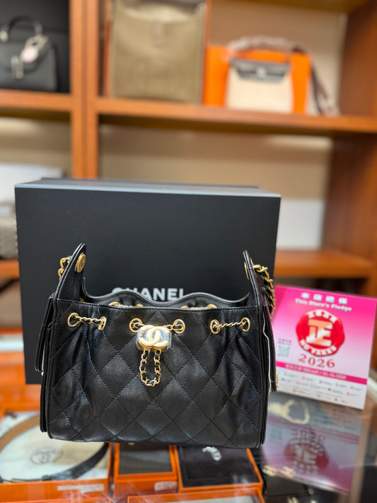 Chanel 25 mini hobo handbag 黑色金扣￼