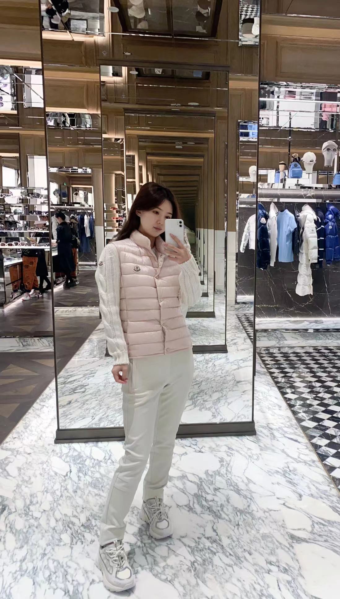 Moncler 24 Liane 裸粉色