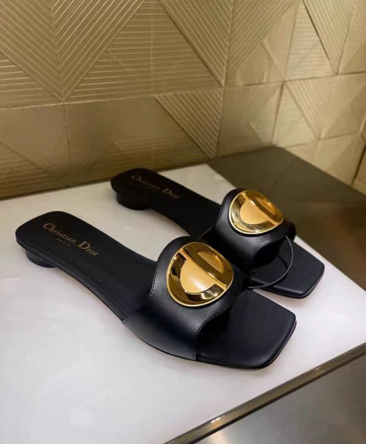 Dior 金幣平底涼鞋