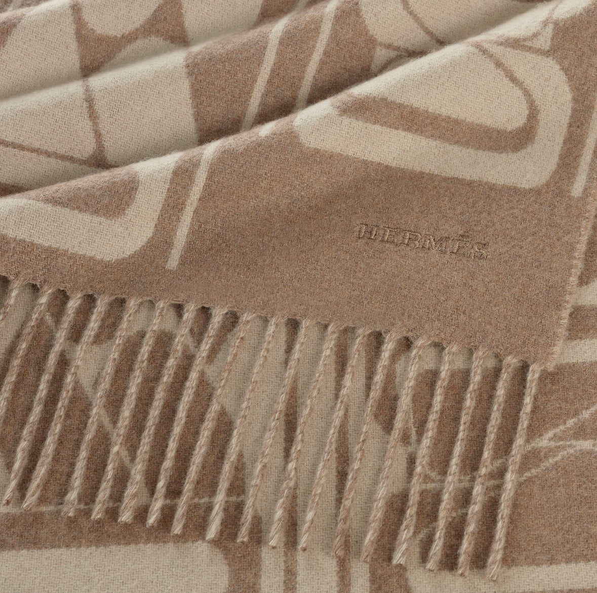 Hermes Clic, C'est Noue scarf Marron Glacé / Craie